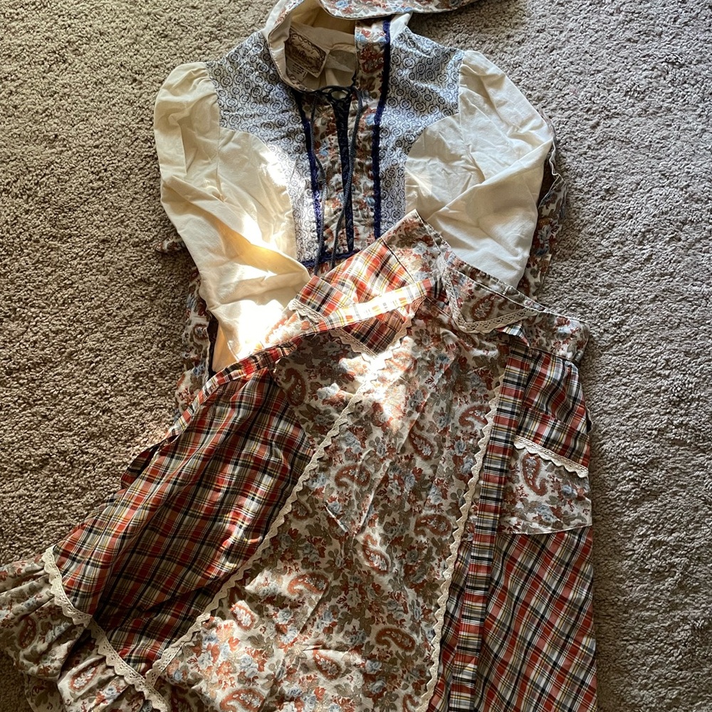 Gunne sax Hooded blouse with matching pattern skirt